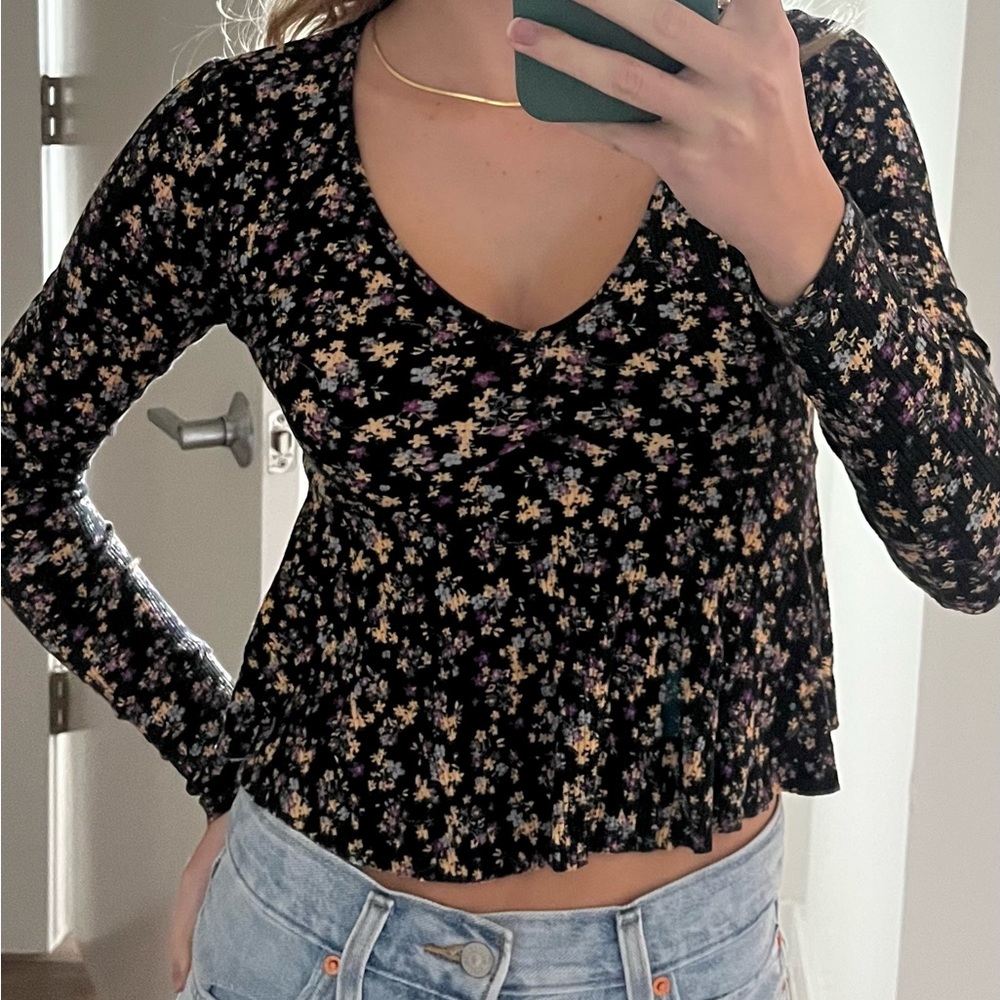 Tilly’s long sleeve floral blouse